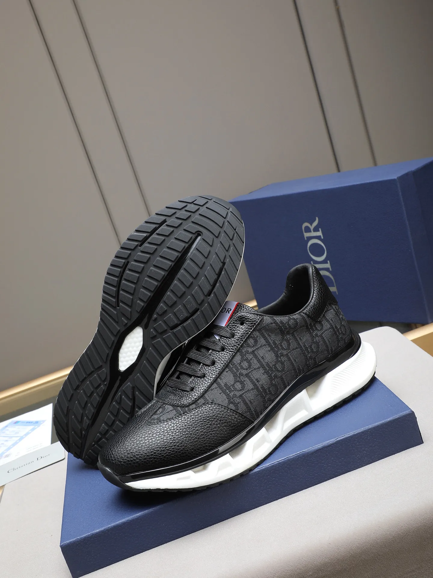 PP460 New Dior🆕The latest men's casual sports shoes, the upper is made of imported cowhide➕Dior's special material! Breathable sheepskin. The TPU blade base is lightweight and wear-resistant! Size:38-44 (45 customized)